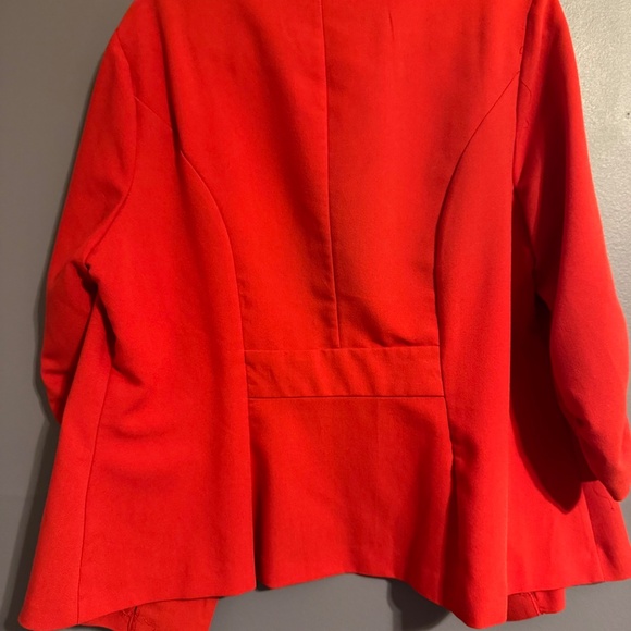 Torrid Red Open Cutaway Blazer Ruched Sleeve Sz 1 - Picture 2 of 2